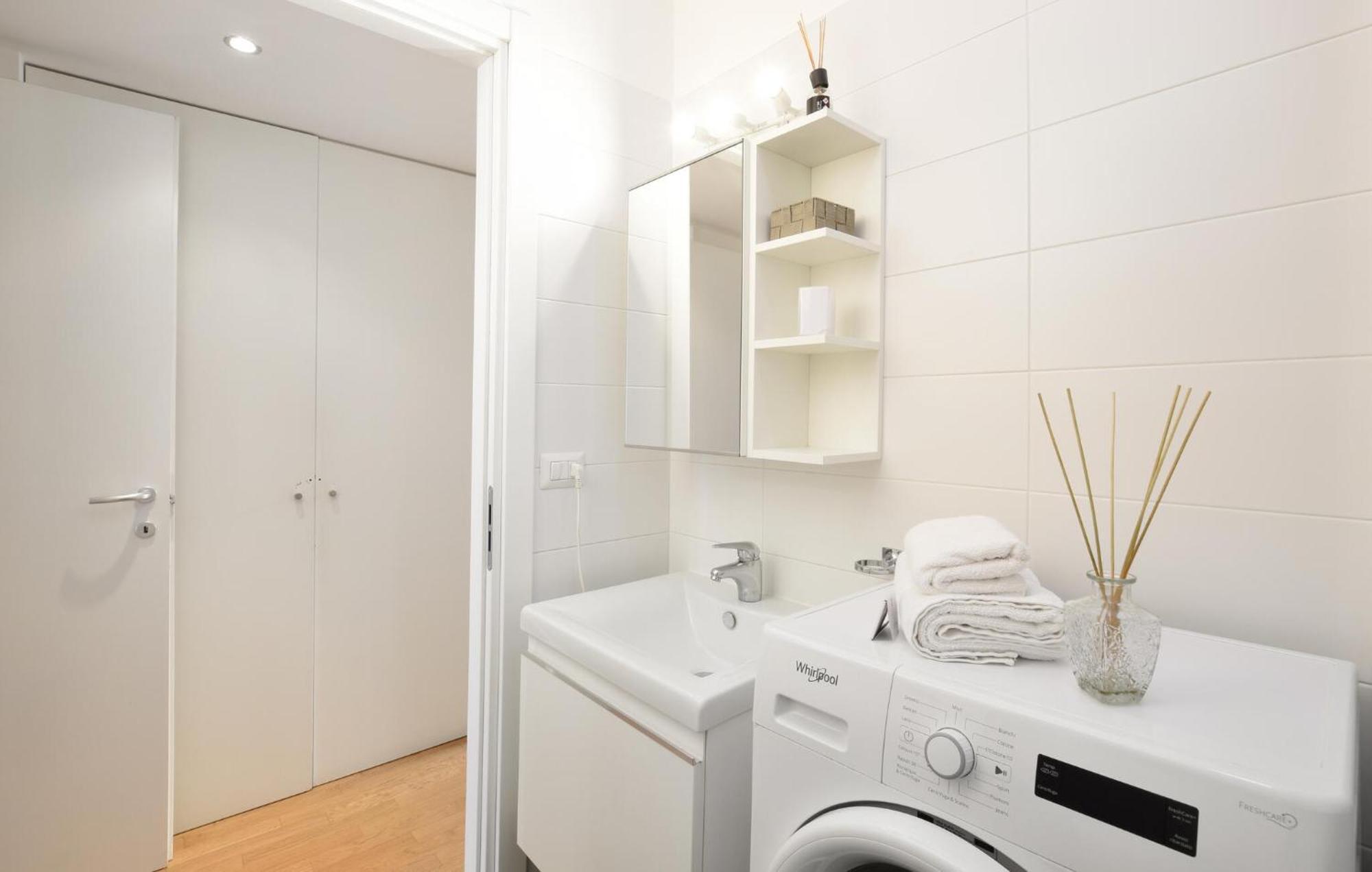 Stunning In With Kitchen * Milán