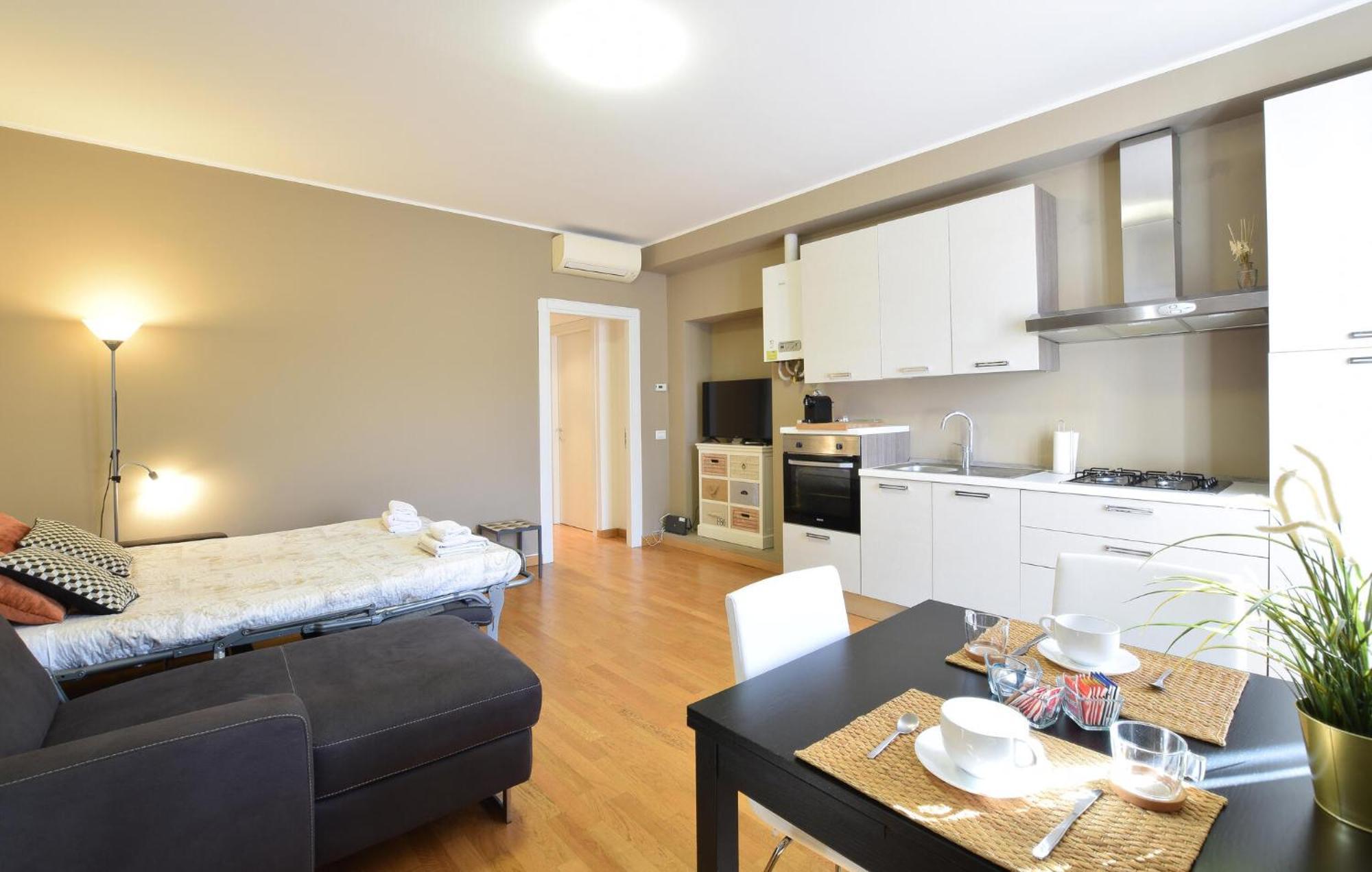 Stunning In With Kitchen * Milán
